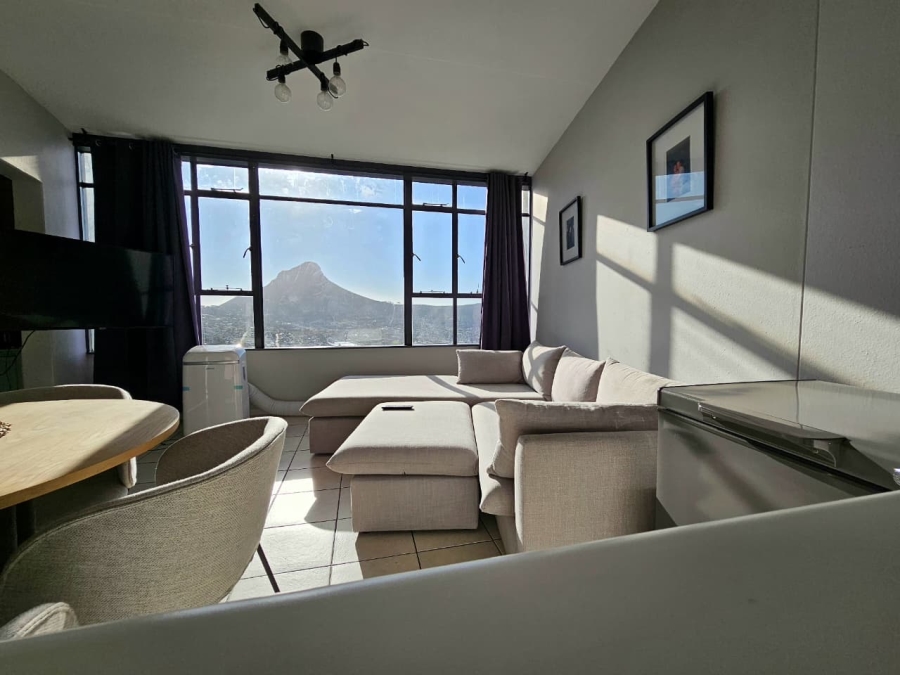 2 Bedroom Property for Sale in Vredehoek Western Cape